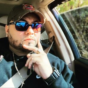 Meet your Posher, Luis